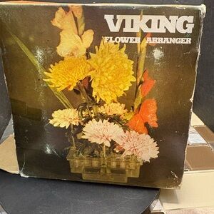 Vintage Viking Larg Flower Frog In Box  Original Frog